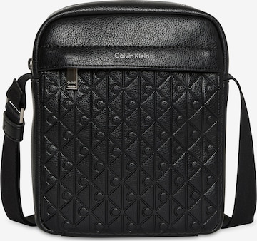 juoda Calvin Klein Rankinė su ilgu dirželiu: priekis