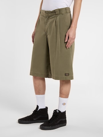 DICKIES - Loosefit Calças com vincos 'Unionville' em verde