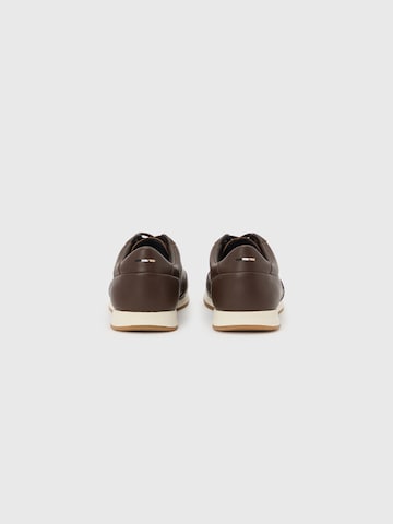 BOSS Sneaker low 'Nitan' i brun