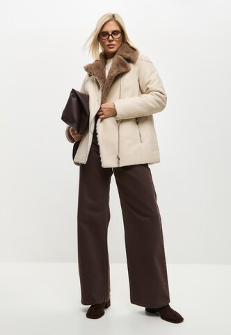 Manteau d’hiver CESARE GASPARI en blanc