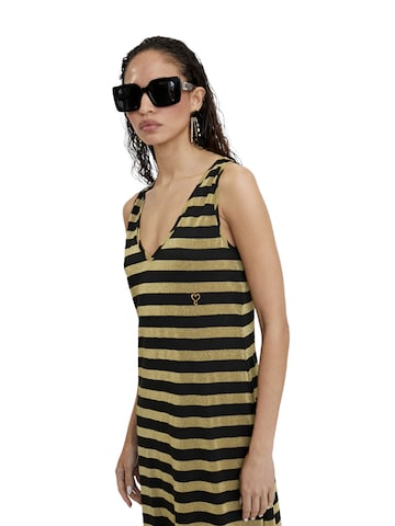 Rochie de vară de la Lola Casademunt pe auriu