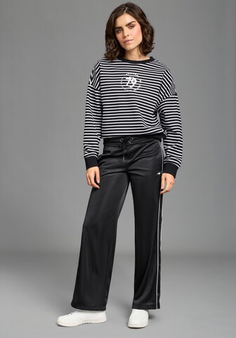 KangaROOS Loose fit Workout Pants in Black