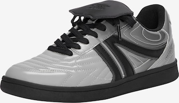 Pull&Bear Sneakers laag in Grijs: voorkant