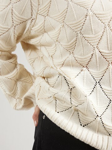 Vero Moda Curve Sweater 'VMCATHENA' in Beige