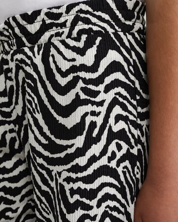 WE Fashion Regular Hose in Weiß