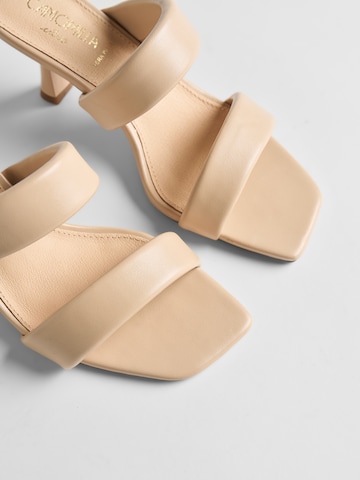 Camomilla Italia Muiltjes 'Sindy' in Beige