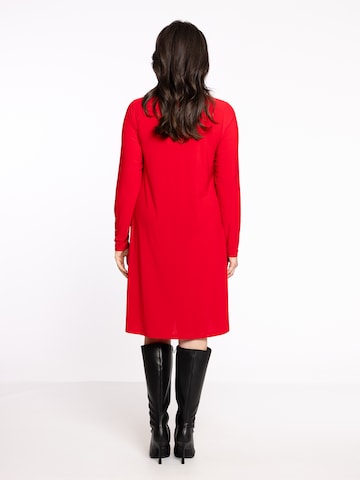 Yoek Shirt Dress in Red