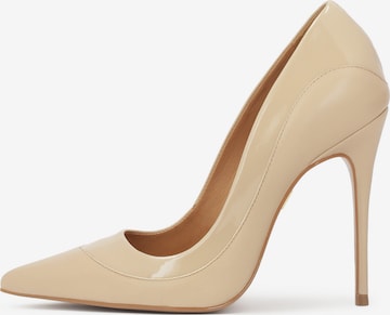 Kazar Pumps in Beige: front