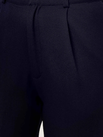 regular Pantaloni con pieghe 'Hose' di Hiccup in blu