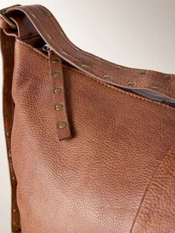 Next Schultertasche in Braun