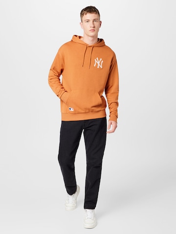 NEW ERA Sweatshirt 'League Essentials New York Yankees' in Brown