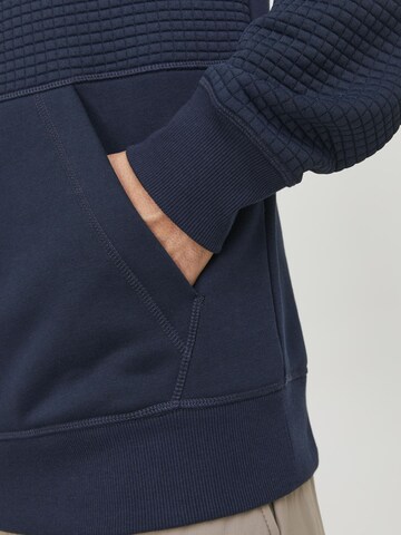 JACK & JONES Sweatshirt in Blau