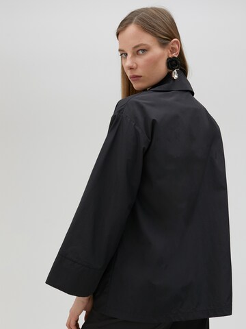 Lola Casademunt Blazers in Zwart