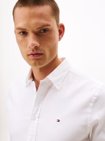Regular fit Camicia di TOMMY HILFIGER in bianco