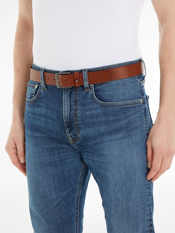 Ceinture 'Adan' TOMMY HILFIGER en marron : devant