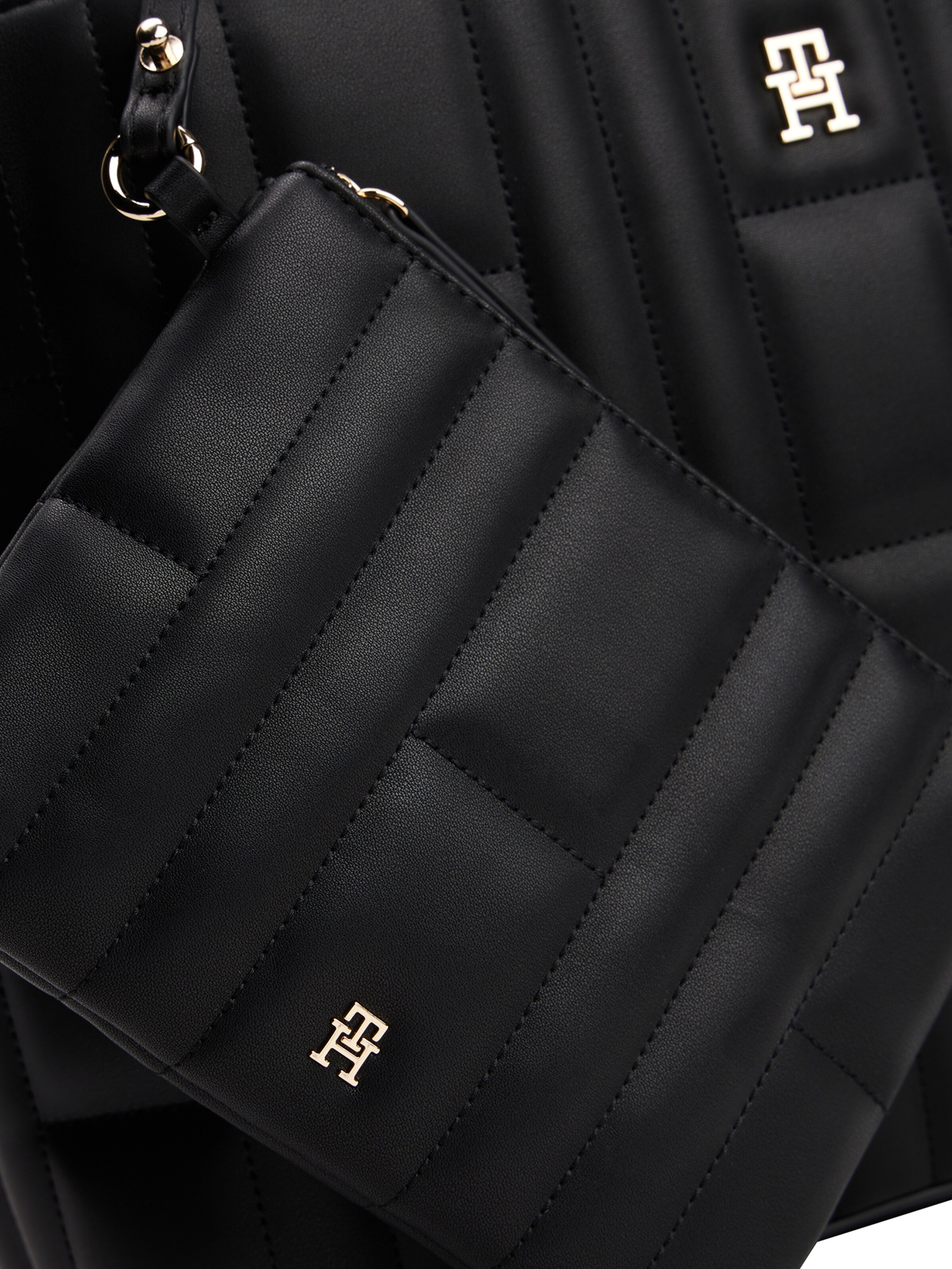 TOMMY HILFIGER Μεγάλη τσάντα σε μαύρο