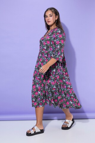 Studio Untold Midikleid in Schwarz