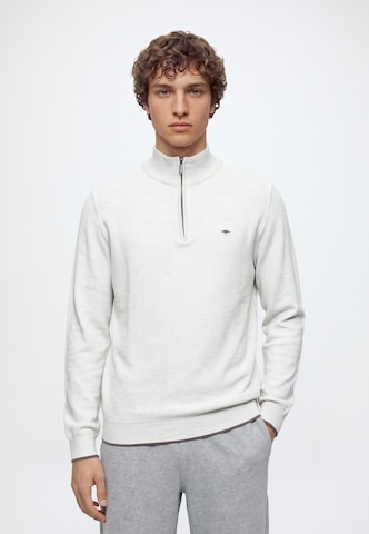 FYNCH-HATTON Sweater in White: front