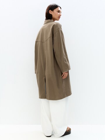 Pull&Bear Mantel in Grün