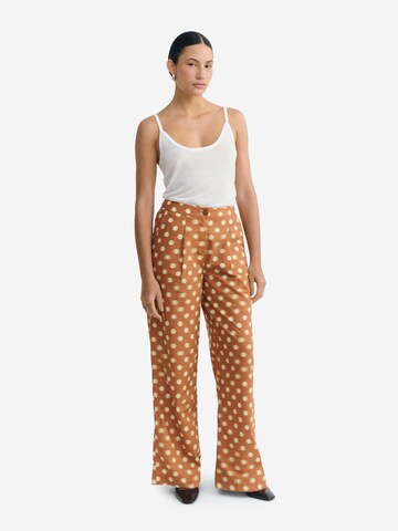Thinking MU - Loosefit Calças 'MANOLITA' em castanho
