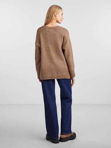 Pullover 'Nancy' di PIECES in marrone