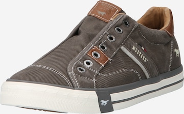 MUSTANG Slip-on in Grey: front