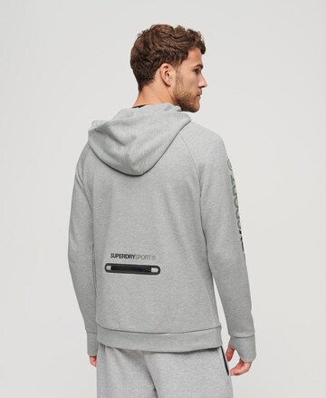 Superdry Sportsweatshirt 'Gymtech' in Grau