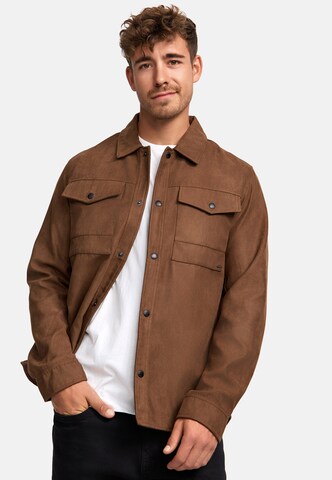 Coupe regular Chemise ' Finny ' INDICODE JEANS en marron : devant