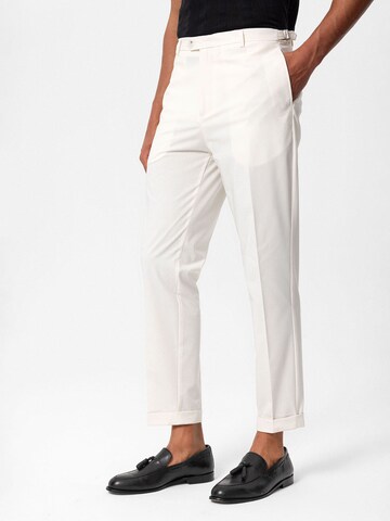 regular Pantaloni con piega frontale di Antioch in beige