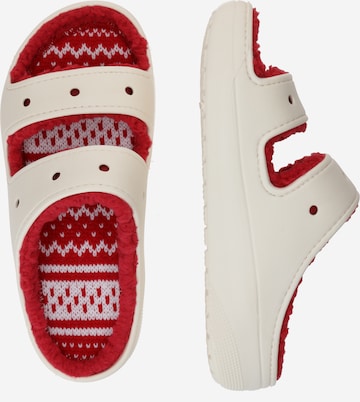 Crocs Pantolette 'ClassicCozzzyHolidaySweater' in Weiß