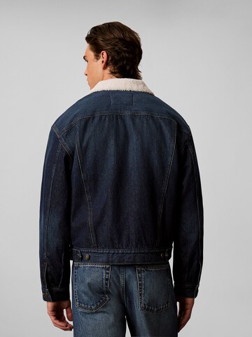 Calvin Klein Jeans Štandardný strih Prechodná bunda - Modrá