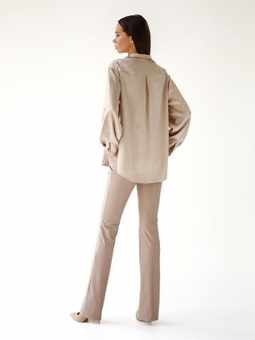 Anushka - Camiseta talla grande en beige