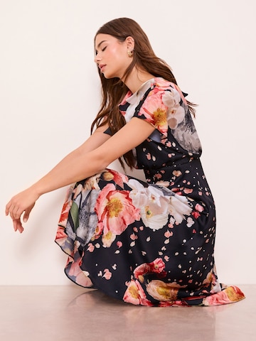 Lipsy Kleid in Schwarz