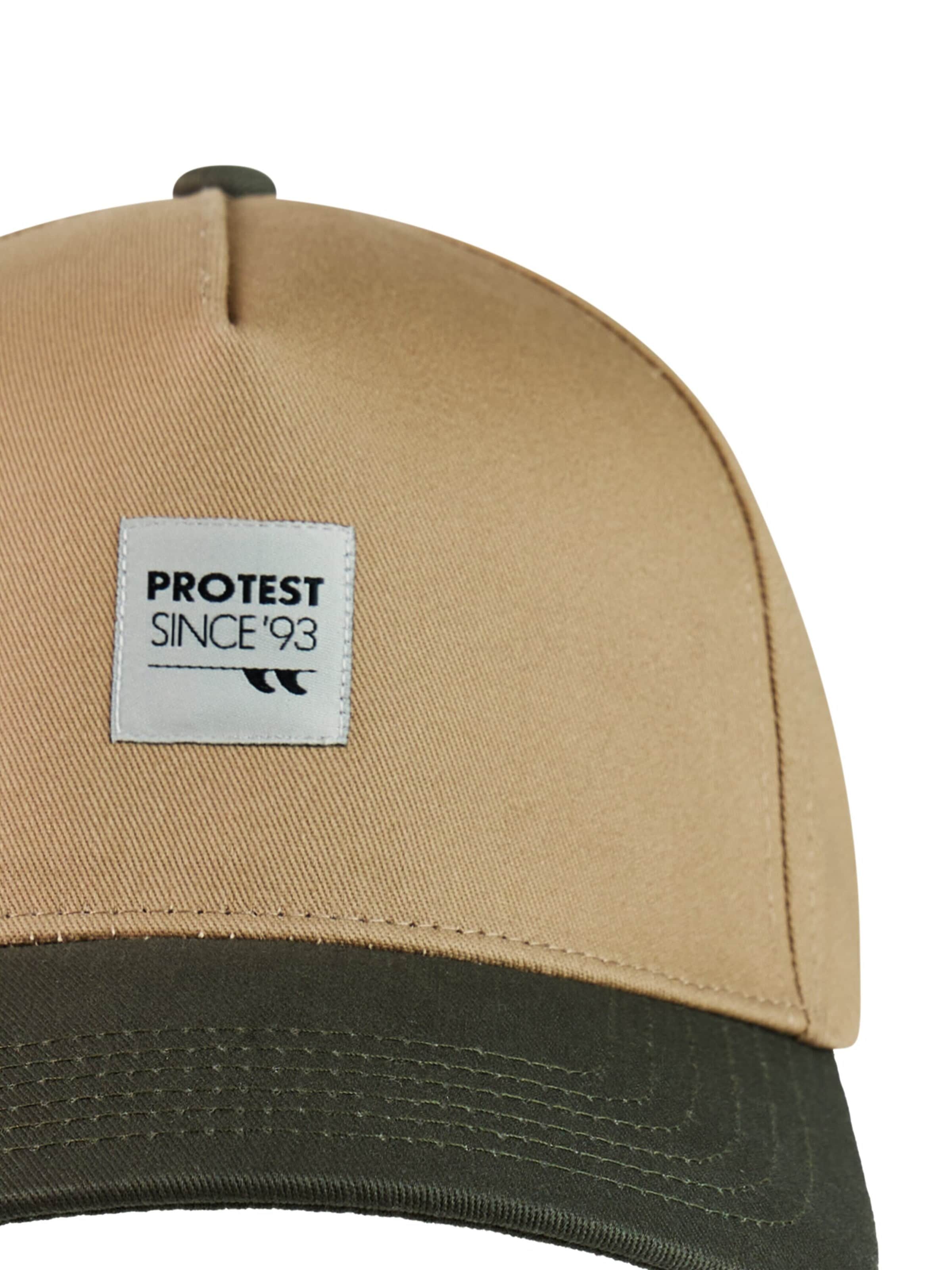 PROTEST Pet 'PRTHawkins' in Bruin