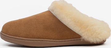 Minnetonka Тапки в Коричневый: спереди