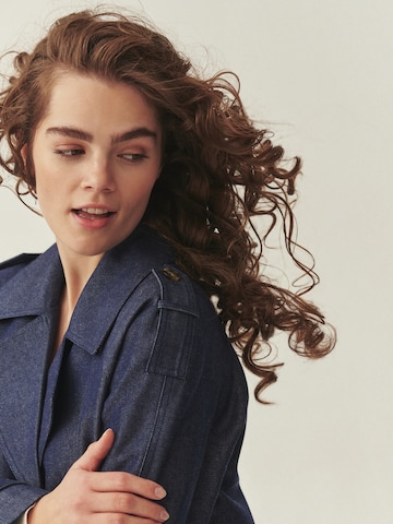 TATUUM - Chaqueta de entretiempo 'SERKENI' en azul