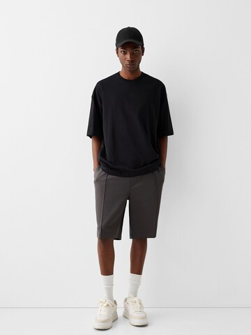 Bershka Loosefit Shorts in Grau