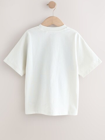 Tricou de la Next pe alb