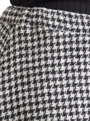 ABOUT YOU Nederdel 'Nicola' i sort