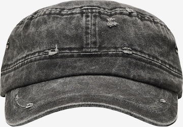 Bershka Lippalakki värissä musta: etupuoli