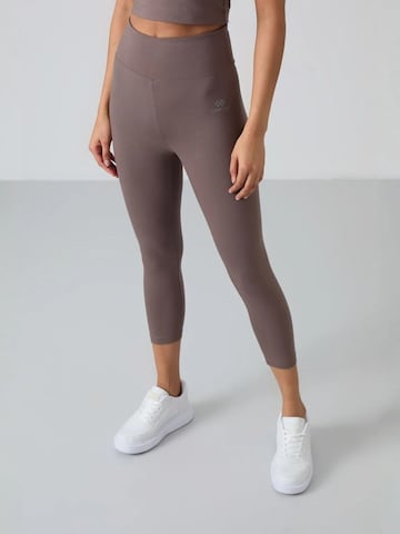 Tommy Life Treeningdress, värv pruun