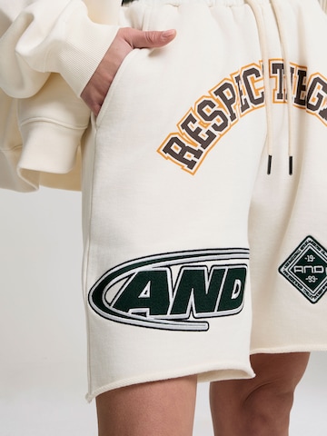 AND1 - regular Pantalón 'Respect The Game' en beige