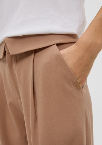 QS - Pierna ancha Pantalón plisado en marrón