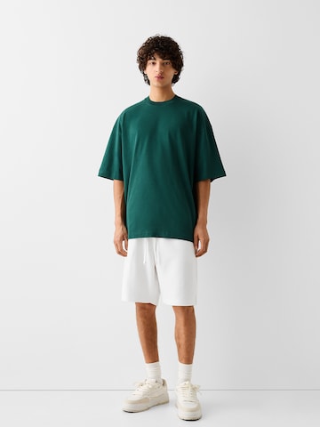 Bershka Loosefit Shorts in Weiß