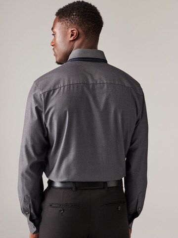 Next - Ajuste regular Camisa en gris