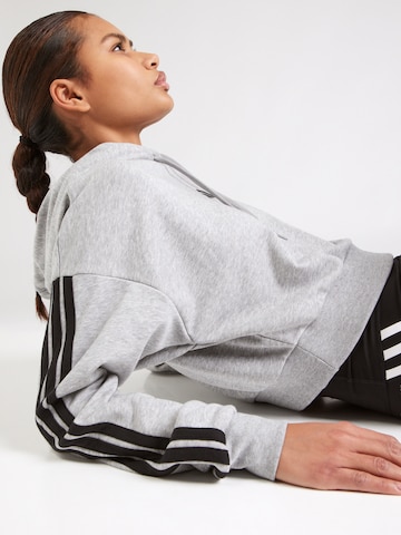Sweat de sport ADIDAS SPORTSWEAR en gris