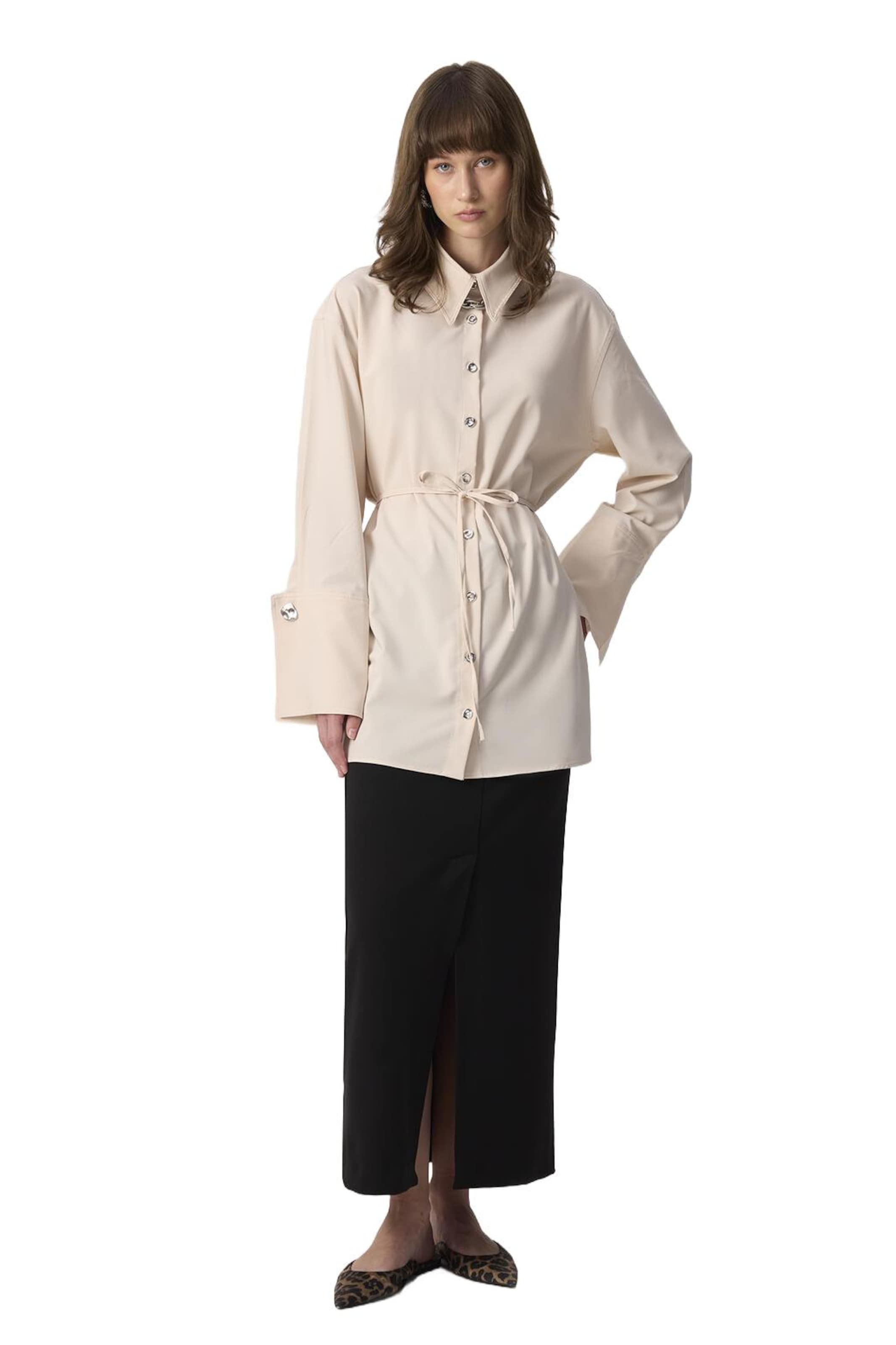 Touche Prive Blouse in Zwart: voorkant