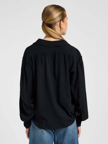 Lee Blouse 'Statement Collar Shirt' in Black