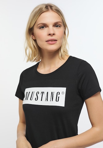 MUSTANG T-Shirt in Schwarz