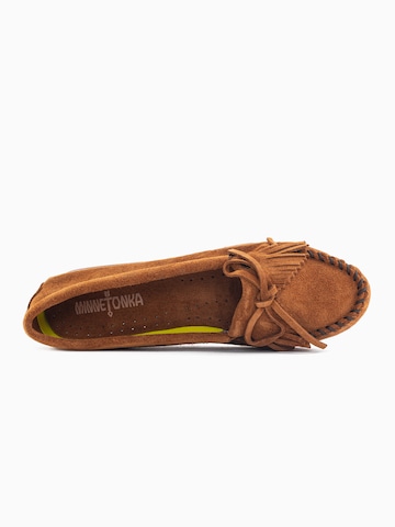 Minnetonka Mocassins 'Kilty plus' in Bruin